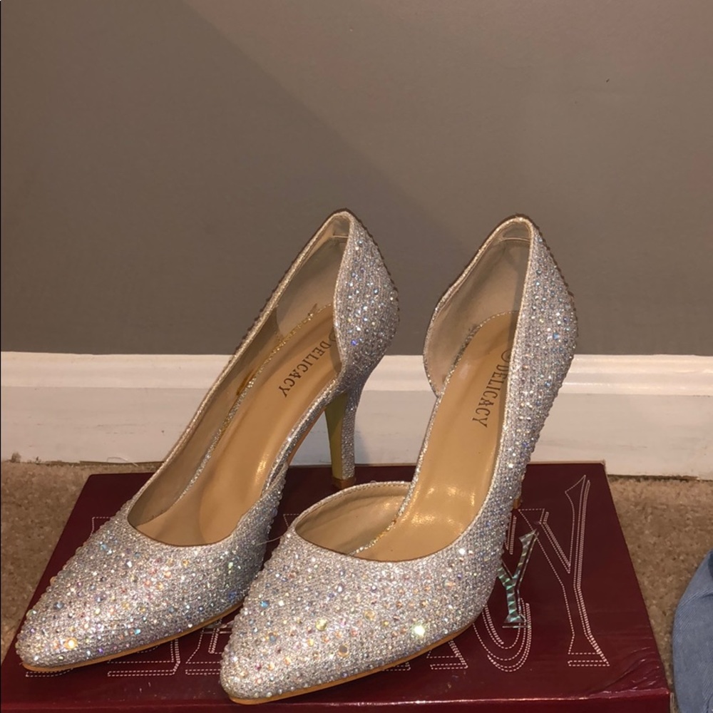 PERFECT FOR PROM/DANCES